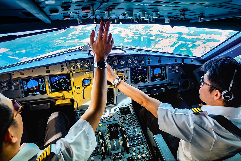 Pilots at work on Thai Smile Airbus A320