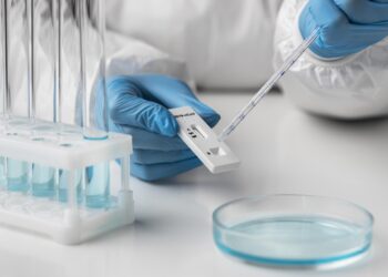 مسافران چین، هنگ‌کنگ و ماکائو هنگام ورود به کانادا باید تست منفی کرونا داشته باشند