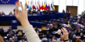 پارلمان اروپا با اکثریت آرا به «تروریستی نامیدن سپاه پاسداران» رای مثبت داد
