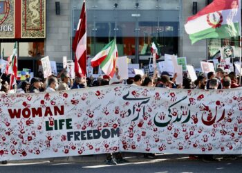 نمایندگان مجلس ایالات‌متحده کشورهای اروپایی را به قطع رابطه با ایران تشویق کردند