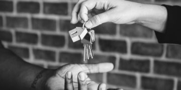 میانگین قیمت خانه در کانادا بیش‌ترین کاهش را داشته است