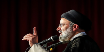 میدل ایست آی: مقام‌های جمهوری اسلامی برای مذاکره با غربی‌ها رییس‌جمهور را دور زدند