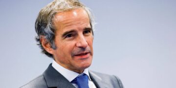 رافائل گروسی: من و مقام‌های ایرانی درک درستی از ضرورت آغاز برخی اقدام‌های قطعی و فوری داشتیم