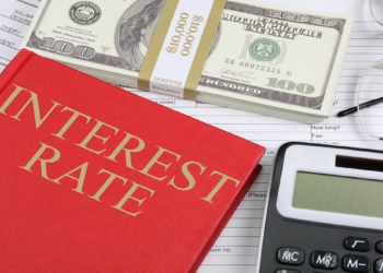 اقتصاددانان درباره زمان کاهش نرخ بهره توسط بانک مرکزی کانادا اختلاف نظر دارند