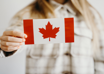 حدود نیمی از کارکنان تمام وقت در کانادا با احساس خستگی پایدار مواجه می‌شوند