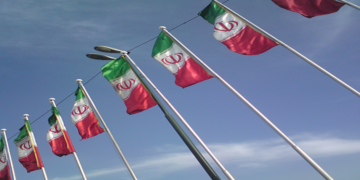 جمهوری اسلامی حمله پهپادی به مجموعه وزارت دفاع اصفهان را بررسی می‌کند