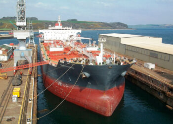 جمهوری اسلامی دومین نفتکش نیروی دریایی آمریکا در خلیج فارس را توقیف کرد