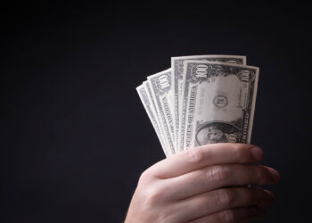 روند دلارزدایی اقتصاد جهان از موقعیت «امکان‌پذیر بودن» به «زمان‌بندی اجرا» رسیده است