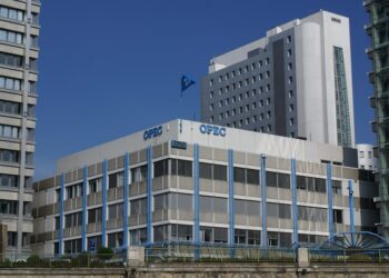 دبیر کل اوپک: از لغو تحریم‌ها و بازگشت کامل ایران به بازار نفت استقبال می‌کنیم