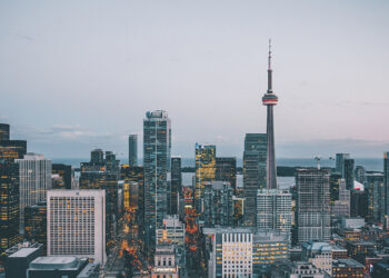 کارشناسان گلوبال نیوز: وضعیت بازار واحدهای تجاری و دفترهای اداری در آینده بهتر نمی‌شود