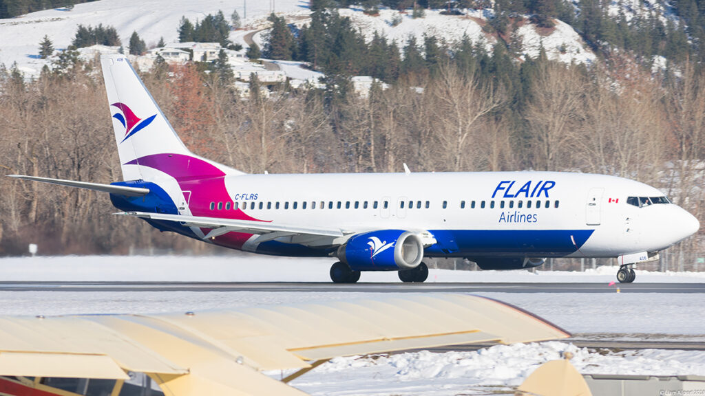 C FLRS Flair Airlines Boeing 737