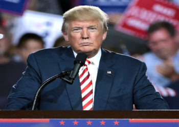 دونالد ترامپ در ارتباط با نگهداری اسناد محرمانه متهم شناخته شد