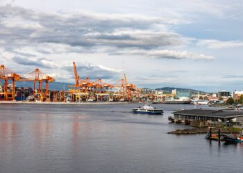 کارکنان بندرهای کانادا در امتداد ساحل اقیانوس اطلس بار دیگر اعتصاب کردند