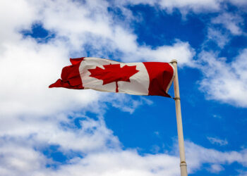 بیش‌تر مادران و پدران کانادایی آینده اقتصادی فرزندان‌شان را «تیره» می‌بینند