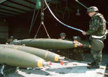 واکنش صریح اتاوا به تصمیم واشنگتن: کانادا با استفاده از بمب خوشه‌ای مخالف است