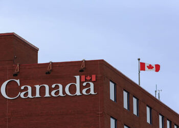 دولت کانادا مشغول بررسی ارتباط سیاست‌های مهاجرپذیری و بحران مسکن است