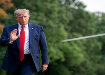 دونالد ترامپ با قید وثیقه به‌صورت موقت آزاد شد