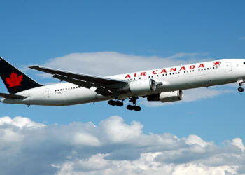 آهنربای «دستمزد بیش‌تر» خلبانان کانادایی را جذب ایالات‌متحده می‌کند