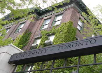 ایجاد محدودیت احتمالی برای پذیرش دانشجویان بین‌المللی در دستور کار اتاوا قرار گرفت