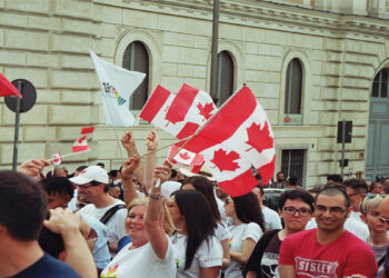 بیش از 2 میلیون نفر از ساکنان کانادا مجوز اقامت موقت دارند