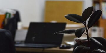 کانادا با ایجاد شغل بیش‌تر موفق به مهار افزایش آمار بیکاری شد