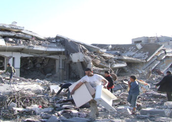 اسراییل بمب‌های بیش‌تری بر سر غزه می‌ریزد