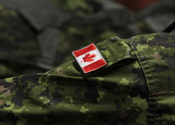 دولت فدرال کانادا برای کاهش یک میلیارد دلاری بودجه وزارت دفاع تلاش می‌کند