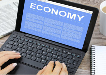 گروه‌هایی از فعالان اصناف و سیاست در کانادا در پی به چالش کشیدن سیاست‌های پولی دولت هستند