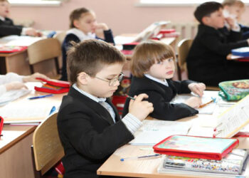 کانادایی‌ها مایل به مشارکت بیش‌تری در زمینه توافق فرزندان‌شان با دستاندرکاران مدرسه هستند