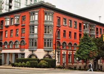 احتمال خرید خانه در کانادا برای کسانی که والدینشان صاحب‌خانه نیستند، کمتر است