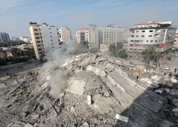 تلاش‌ها برای برقراری آتش‌بس ناکام ماند: ارتش اسراییل همچنان در غزه پیشروی می‌کند