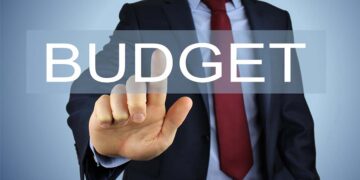 امسال کانادا امسال کسری 40 میلیارد دلاری خواهد داشت