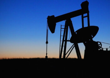 سوخت فسیلی راه‌حل کانادا برای برای کاهش انتشار گازهای گلخانه‌ای است