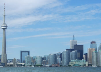 کاهش فروش خانه‌های بزرگ در تورنتو