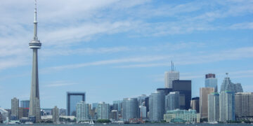 کاهش فروش خانه‌های بزرگ در تورنتو