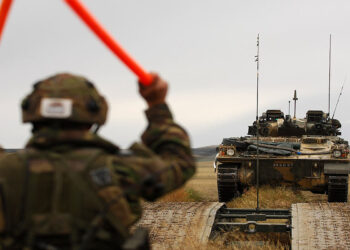 نگرانی مردم کانادا از وضعیت ارتش و تهدیدهای ترامپ