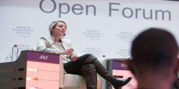 فلسطینی‌های کانادا از وزیر امور خارجه شکایت کردند