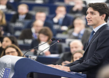 بودجه چندمیلیارد دلاری کانادا هم به داد ترودو نرسید!