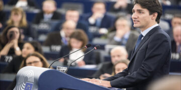 بودجه چندمیلیارد دلاری کانادا هم به داد ترودو نرسید!