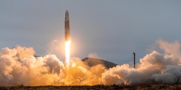 حمله ایران به اسرائیل / شلیک ده‌ها فروند موشک و پهپاد