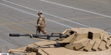 آمریکا هزاران تفنگ، راکت‌انداز و مهمات توقیف شده ایرانی را به اوکراین منتقل می‌کند