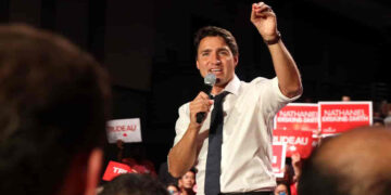 دولت ترودو شکاف رای‌گیری با محافظه‌کاران را کاهش داد