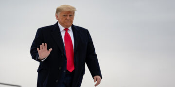 از اخطار حبس برای ترامپ تا بازگشت او به کمپین‌های انتخاباتی