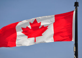 اعتصاب احتمالی کارگران مرزی می‌تواند منجر به صف‌های طولانی در گذرگاه‌های کانادا شود