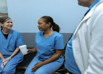 انتاریو تا سال 2032 به ده‌ها هزار پرستار جدید، نیاز دارد