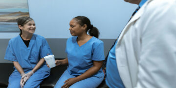 انتاریو تا سال 2032 به ده‌ها هزار پرستار جدید، نیاز دارد