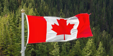 کانادا از شهروندانش خواست که لبنان را ترک کنند