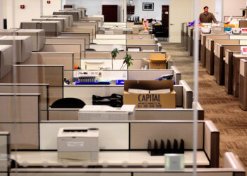 نرخ بیکاری در کانادا به ۶.۴ درصد افزایش یافت