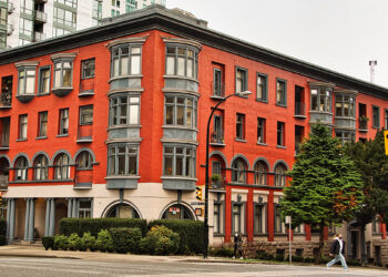 کاهش فروش مسکن نسبت به سال گذشته و بیشتر از ماه پیش