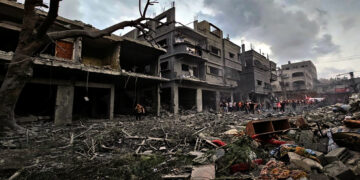 وحشت در مرکز دیرالبلاح با افزایش حملات/ تمجید اسرائیل از خلبان‌هایش